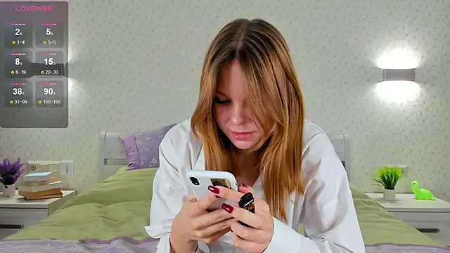 Snapshot of ElvinaBestwick chatting on February 4, 3:47 pm ElvinaBestwick online show from February 4, 3:47 pm