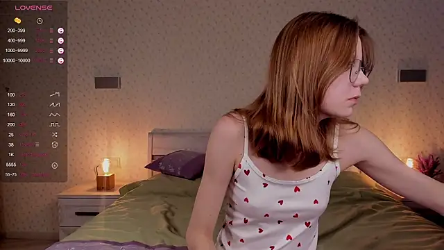 Snapshot of ElvinaBestwick chatting on March 1, 3:27 pm ElvinaBestwick online show from March 1, 3:27 pm