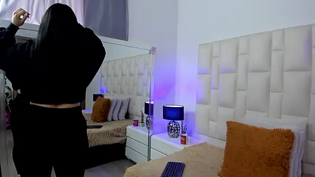 Ariana rouse online show from March 6, 4:14 pm