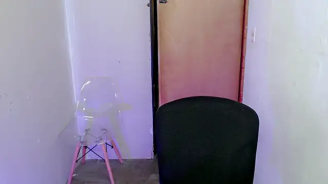 Snapshot of Alexxx_lov chatting on September 17, 1:02 pm Alexxx lov online show from September 17, 1:02 pm