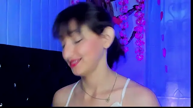 Snapshot of vicky__skinny_1 chatting on February 18, 3:10 pm vicky  skinny 1 online show from February 18, 3:10 pm