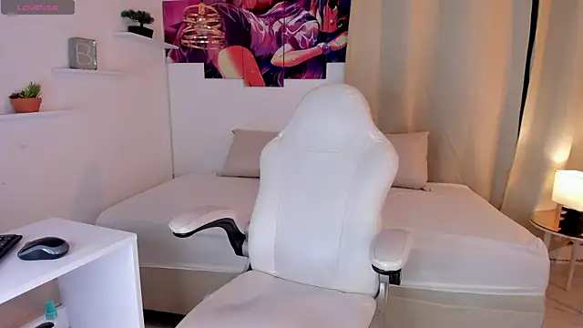 Snapshot of Karime_Oil chatting on March 4, 7:22 pm Karime Oil online show from March 4, 7:22 pm