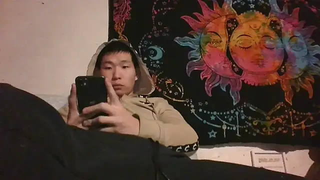 Snapshot of thekinkyasian chatting on January 24, 4:05 am thekinkyasian online show from January 24, 4:05 am