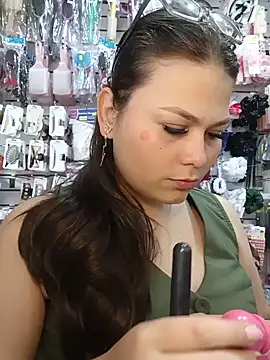 Snapshot of Vale_Saenzz chatting on May 14, 6:15 pm Vale Saenzz online show from May 14, 6:15 pm