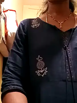 Snapshot of TeluguammayiMahi chatting on February 28, 5:37 am TeluguammayiMahi online show from February 28, 5:37 am