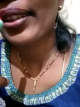 Snapshot of TeluguammayiMahi chatting on March 18, 3:31 pm TeluguammayiMahi online show from March 18, 3:31 pm