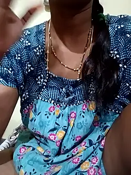 Snapshot of TeluguammayiMahi chatting on April 30, 10:47 pm TeluguammayiMahi online show from April 30, 10:47 pm
