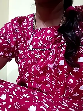 Snapshot of TeluguammayiMahi chatting on May 10, 6:35 pm TeluguammayiMahi online show from May 10, 6:35 pm