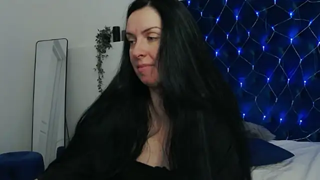 JacquelineElle online show from March 3, 12:37 am