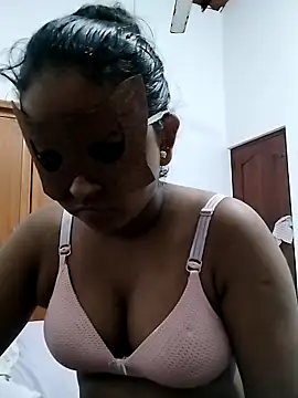 DiluQueen online show from February 25, 2:22 pm