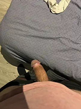 yannusgir33 online show from April 22, 9:44 am