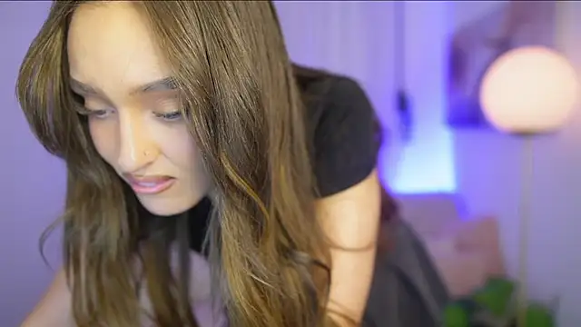 Clara Nia online show from January 17, 7:17 pm