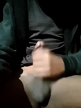 Snapshot of HomeCum chatting on February 12, 1:52 am HomeCum online show from February 12, 1:52 am