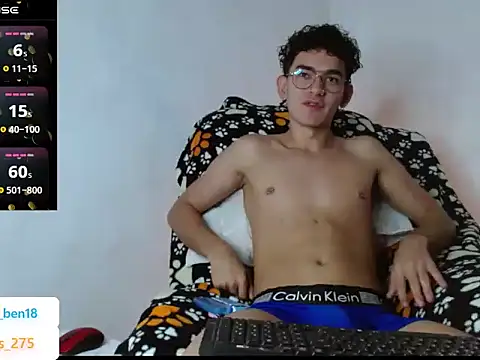 Snapshot of Bennie__1 chatting on December 21, 1:51 pm Bennie 1 online show from December 21, 1:51 pm