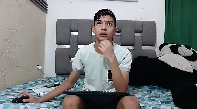 Snapshot of KING_STYLE2 chatting on February 17, 11:09 pm KING STYLE2 online show from February 17, 11:09 pm