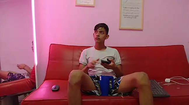 Snapshot of KING_STYLE2 chatting on March 3, 11:35 pm KING STYLE2 online show from March 3, 11:35 pm