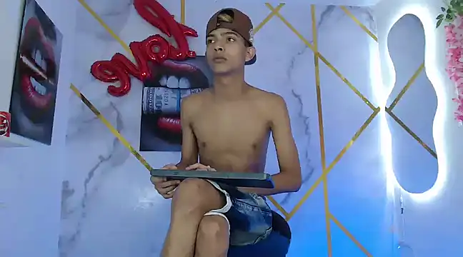 Snapshot of KING_STYLE2 chatting on March 22, 3:09 am KING STYLE2 online show from March 22, 3:09 am