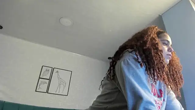 Snapshot of ninna_curly chatting on May 8, 2:06 am ninna curly online show from May 8, 2:06 am