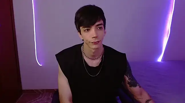 H3ll B0I online show from February 23, 7:00 am