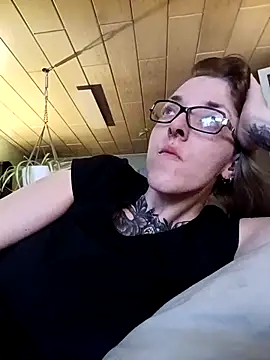 Astrid-Gilbert online show from February 20, 9:42 pm