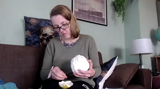 Astrid-Gilbert online show from February 25, 11:19 am