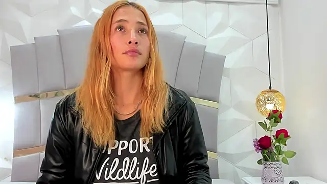 Snapshot of zoe_taylorr1 chatting on March 8, 10:43 am zoe taylorr1 online show from March 8, 10:43 am