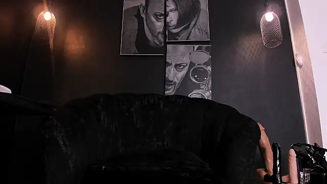 SadieManson  online show from January 17, 3:28 pm