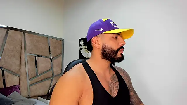 Snapshot of LeandroRusso chatting on March 15, 8:10 pm LeandroRusso online show from March 15, 8:10 pm