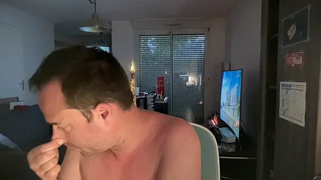 Funnyjul31 online show from April 26, 12:14 pm