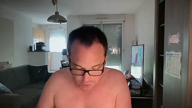 Funnyjul31 online show from April 29, 4:44 pm