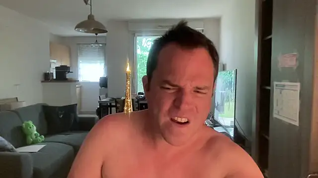 Funnyjul31 online show from May 3, 5:30 pm