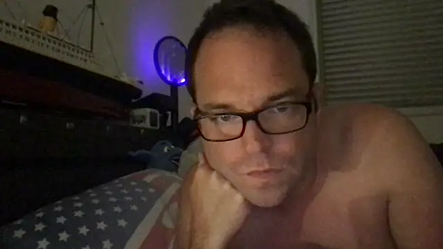 Funnyjul31 online show from May 9, 10:04 pm