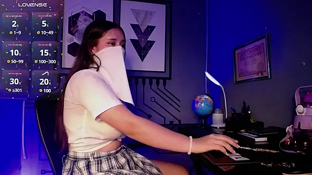 Snapshot of LeilaRasi chatting on February 8, 1:54 am LeilaRasi online show from February 8, 1:54 am