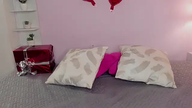 Snapshot of LeilaRasi chatting on February 13, 11:15 pm LeilaRasi online show from February 13, 11:15 pm