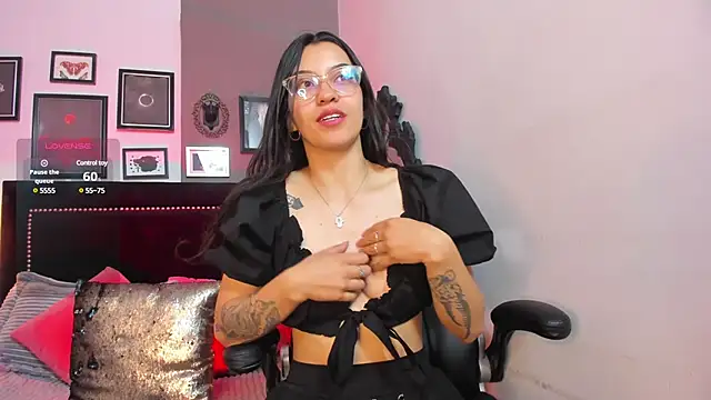 nina  dixon online show from February 2, 2:48 am