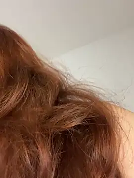 Snapshot of lia_foxxy71 chatting on April 18, 9:57 am lia foxxy71 online show from April 18, 9:57 am