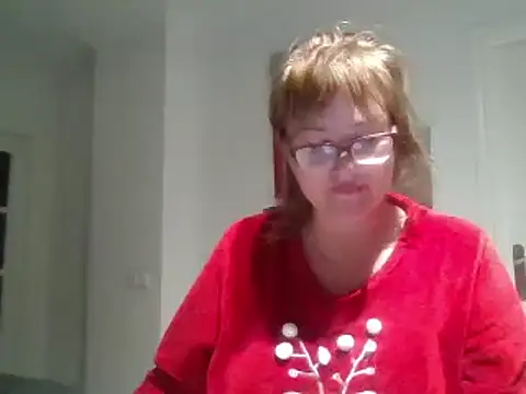 Snapshot of Luzia-Sal chatting on January 29, 6:33 am Luzia-Sal online show from January 29, 6:33 am