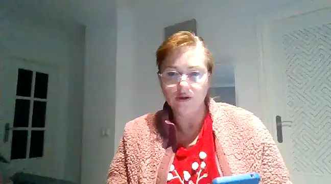 Snapshot of Luzia-Sal chatting on February 3, 7:07 am Luzia-Sal online show from February 3, 7:07 am