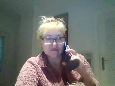 Snapshot of Luzia-Sal chatting on March 2, 6:51 pm Luzia-Sal online show from March 2, 6:51 pm