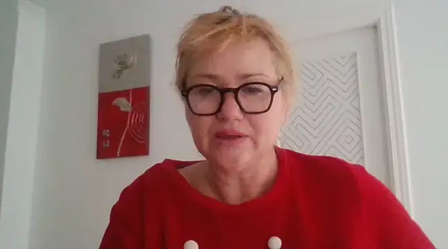 Snapshot of Luzia-Sal chatting on March 17, 9:22 am Luzia-Sal online show from March 17, 9:22 am