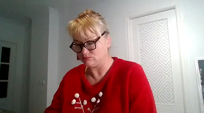 Snapshot of Luzia-Sal chatting on March 20, 7:03 am Luzia-Sal online show from March 20, 7:03 am