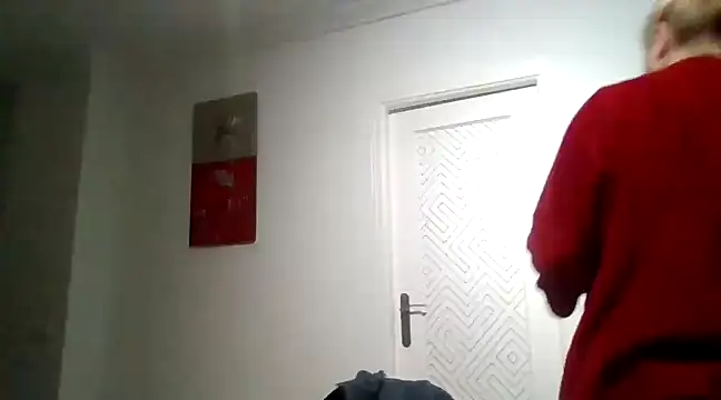 Snapshot of Luzia-Sal chatting on March 21, 6:27 am Luzia-Sal online show from March 21, 6:27 am