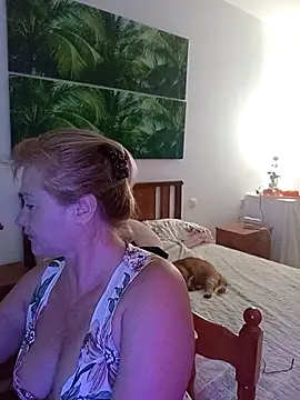 Snapshot of Luzia-Sal chatting on October 18, 6:41 pm Luzia-Sal online show from October 18, 6:41 pm