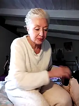 divinaerotica online show from April 2, 4:15 pm