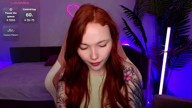 Maya Light online show from February 18, 1:56 am