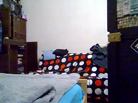 Snapshot of lebaneeseguy chatting on November 7, 7:58 pm lebaneeseguy online show from November 7, 7:58 pm