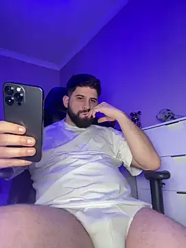 Snapshot of lucas_kazimm chatting on February 25, 9:57 pm lucas kazimm online show from February 25, 9:57 pm