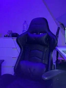 Snapshot of lucas_kazimm chatting on February 27, 8:09 pm lucas kazimm online show from February 27, 8:09 pm