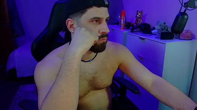 Snapshot of lucas_kazimm chatting on March 3, 9:05 pm lucas kazimm online show from March 3, 9:05 pm