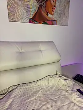 Snapshot of eileensophi chatting on March 16, 2:21 am eileensophi online show from March 16, 2:21 am